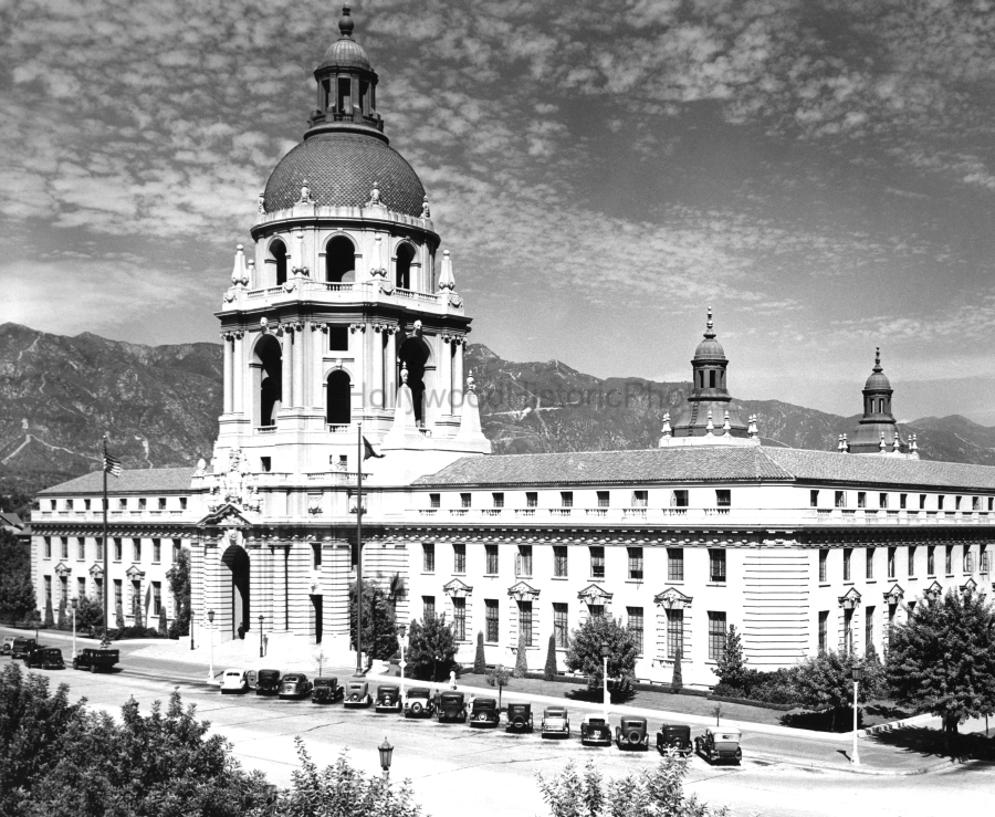 Pasadena 1939 City Hall wm.jpg
